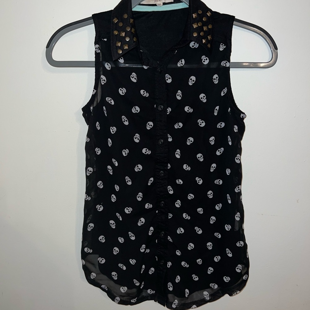 Rewind Brand Sleeveless Button-up Top Junior’s Extra Small